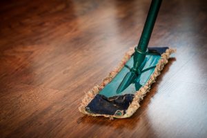 cleaning laminate floor
